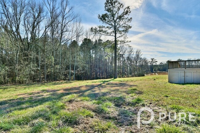 Building Photo - 5674 Duncan Rd