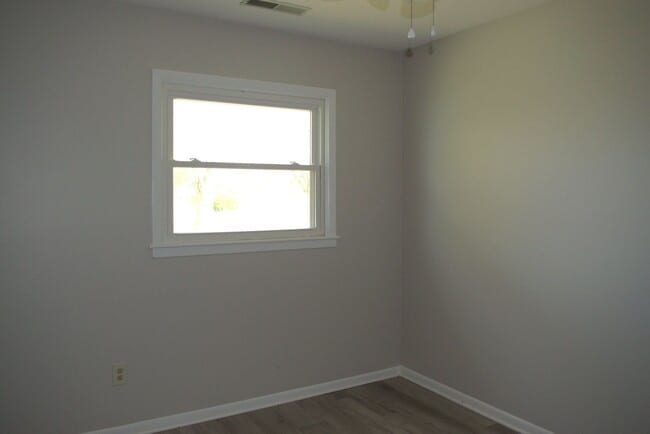 Building Photo - Nice 3 Bedroom Farm House In Fayette!