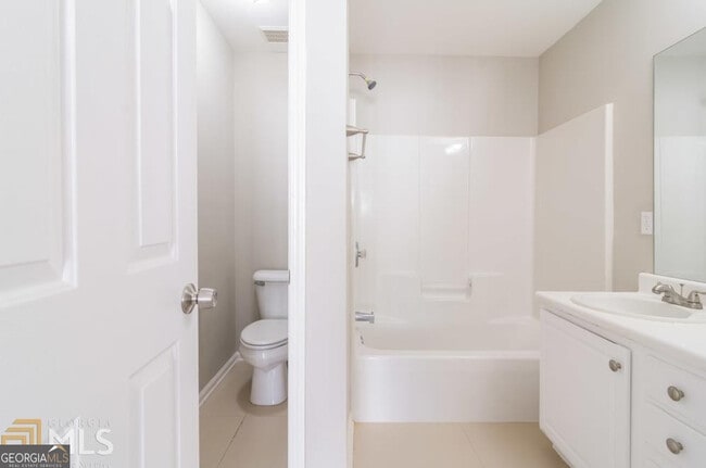 Building Photo - 145 Courtyard Dr