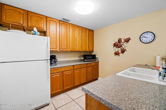 Building Photo - 215 Ballyshannon St