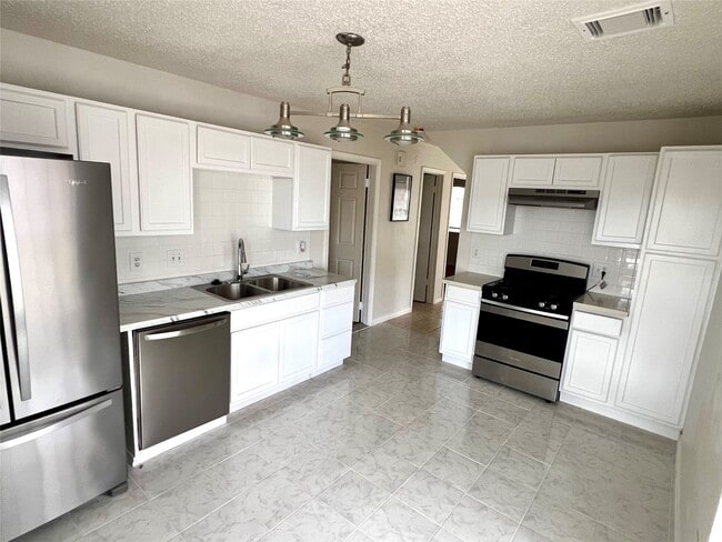 Building Photo - 11527 Chickwood Dr