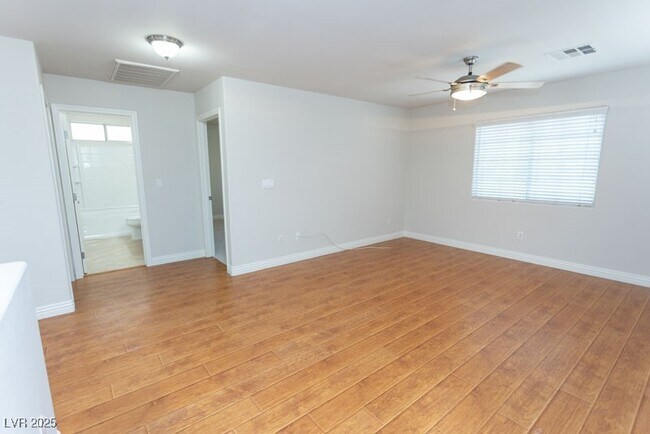 Building Photo - 313 Gemstone Hill Ave