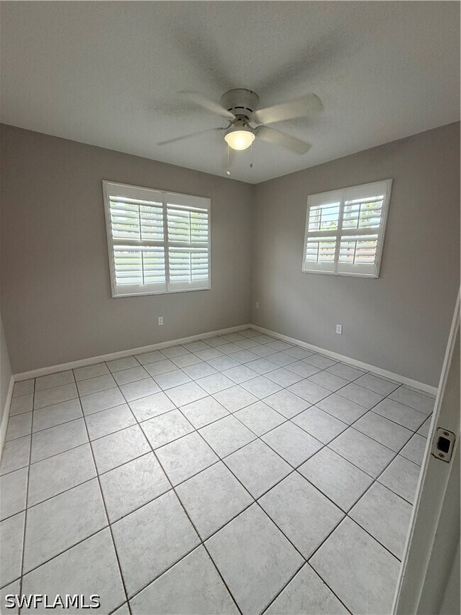 Building Photo - 18572 Sarasota Rd
