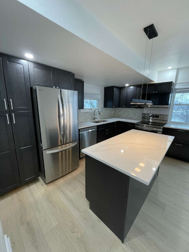 Building Photo - 107 Shoup St