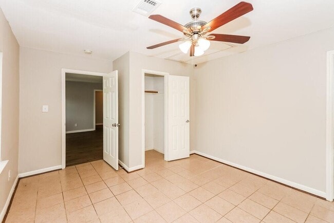 Building Photo - 1202 Trimm Ave