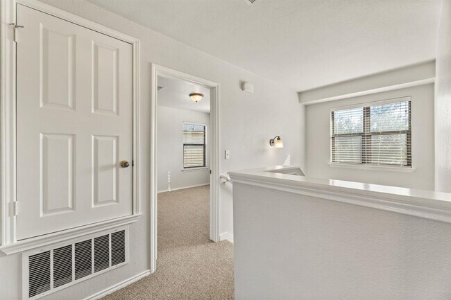 Building Photo - 2009 Perkins Pl