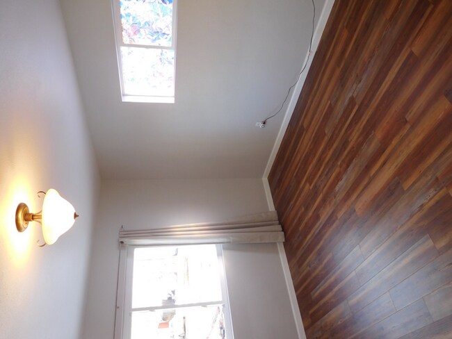 Building Photo - 1067 Ursula St