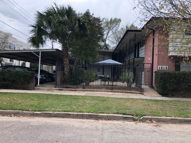 Primary Photo - 1816 Elmen St