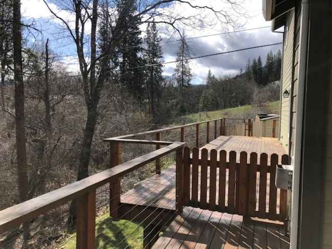 Building Photo - 6748 OR-66