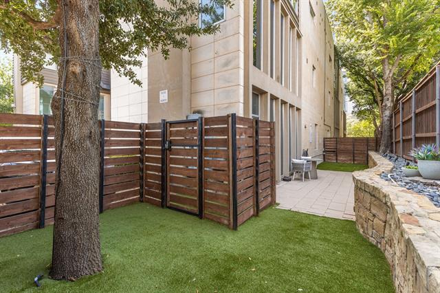 Building Photo - 4206 Buena Vista St