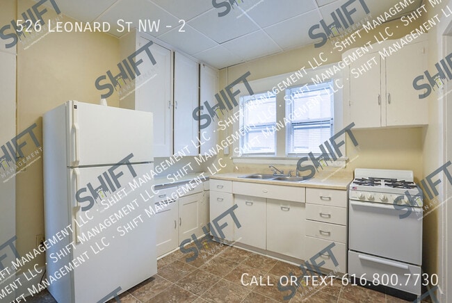 Building Photo - 526 Leonard St NW