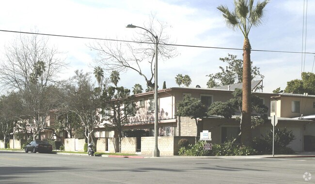 Building Photo - 721 Cordova