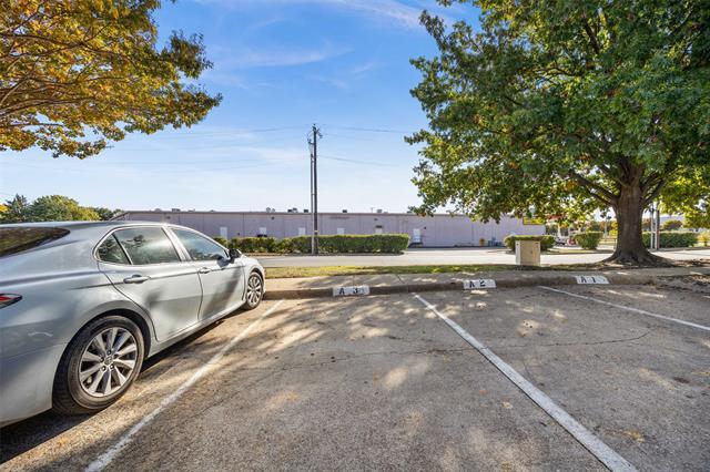 Building Photo - 601 Carriagehouse Ln