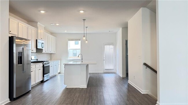 Building Photo - 104 Holt Ln