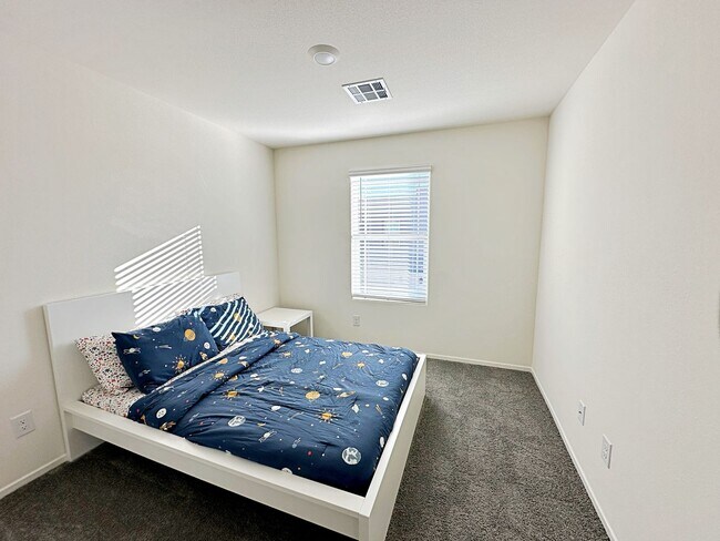 Building Photo - 3 BEDROOM TOWNHOUSE LOCATED IN INSPIRADA