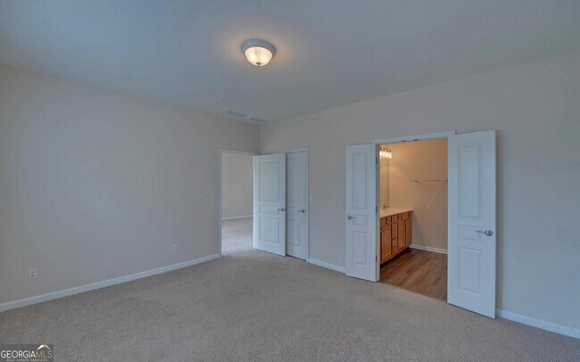 Building Photo - 6218 Azalea Way