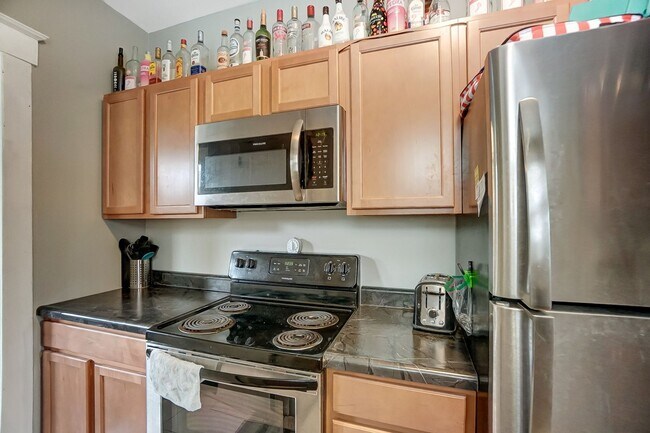 Building Photo - 350 Volkert St