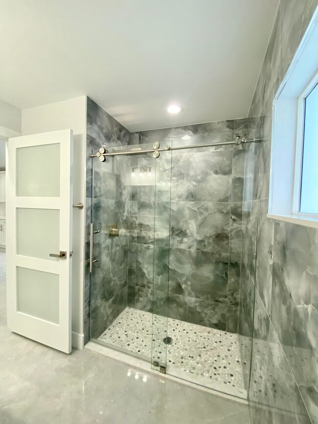 Building Photo - 5807 Raintree Trail