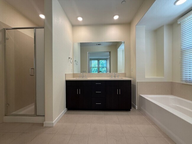 Building Photo - Beautiful North San Jose 4 Bedroom in Desirable Orchard Park Community!