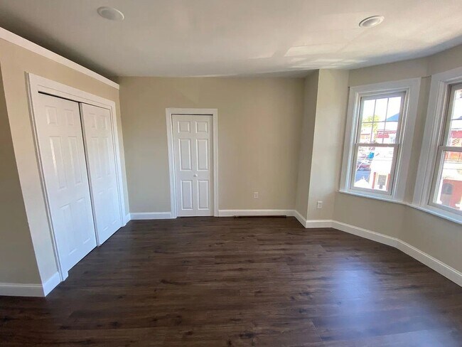 Building Photo - Stylish 3-Bedroom 2.5 Bath Available in Lancaster City