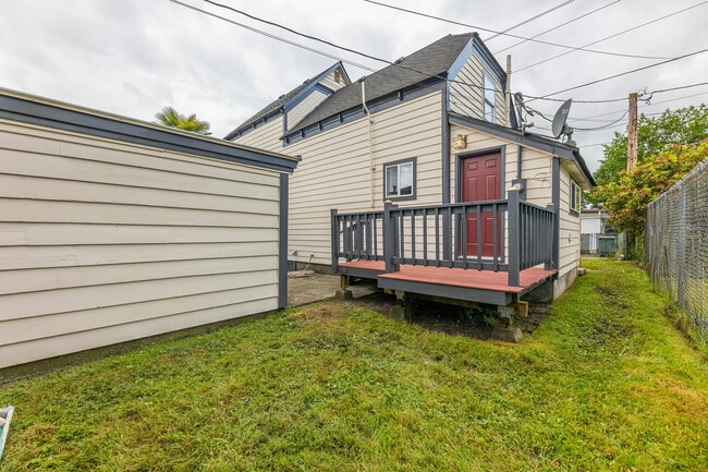 Building Photo - 2211 17th St