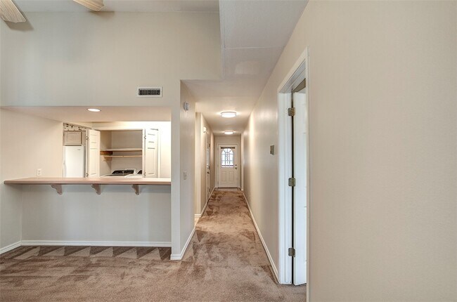 Building Photo - 706 Meghan St