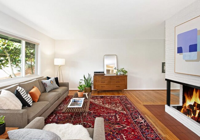 Building Photo - |NEW| ~ Charming 3-Bedroom Home in Portlan...