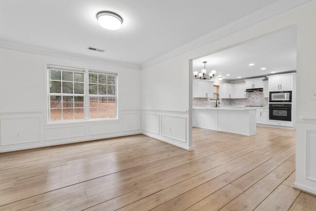 Building Photo - 45 Wyndmont Way