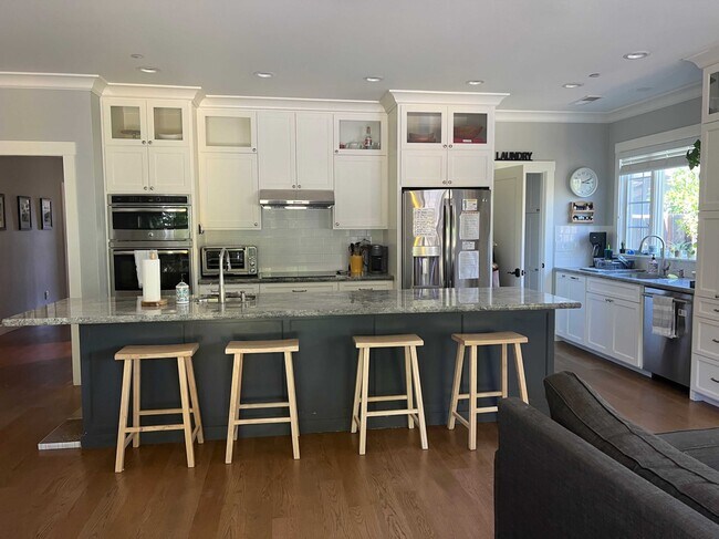 Building Photo - 263 Oakhurst Pl