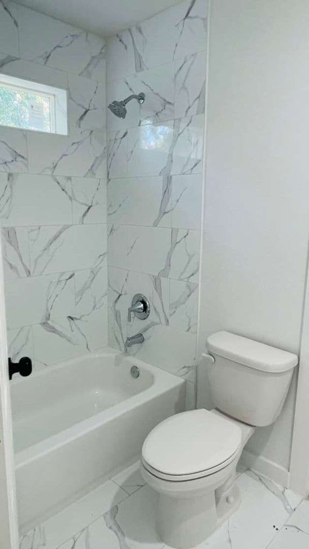 Building Photo - ? Brand-New Unit – 3 Bedrooms, 2.5 Bathroo...