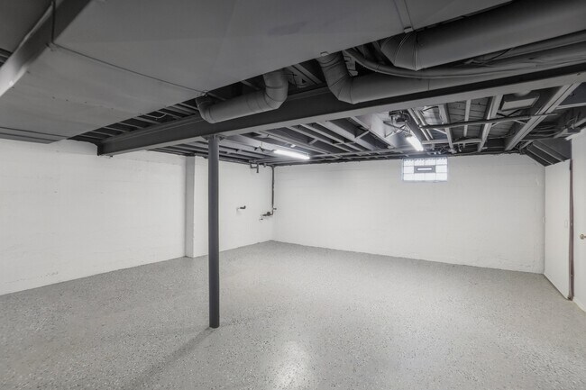 Building Photo - 1028 Colwick Dr
