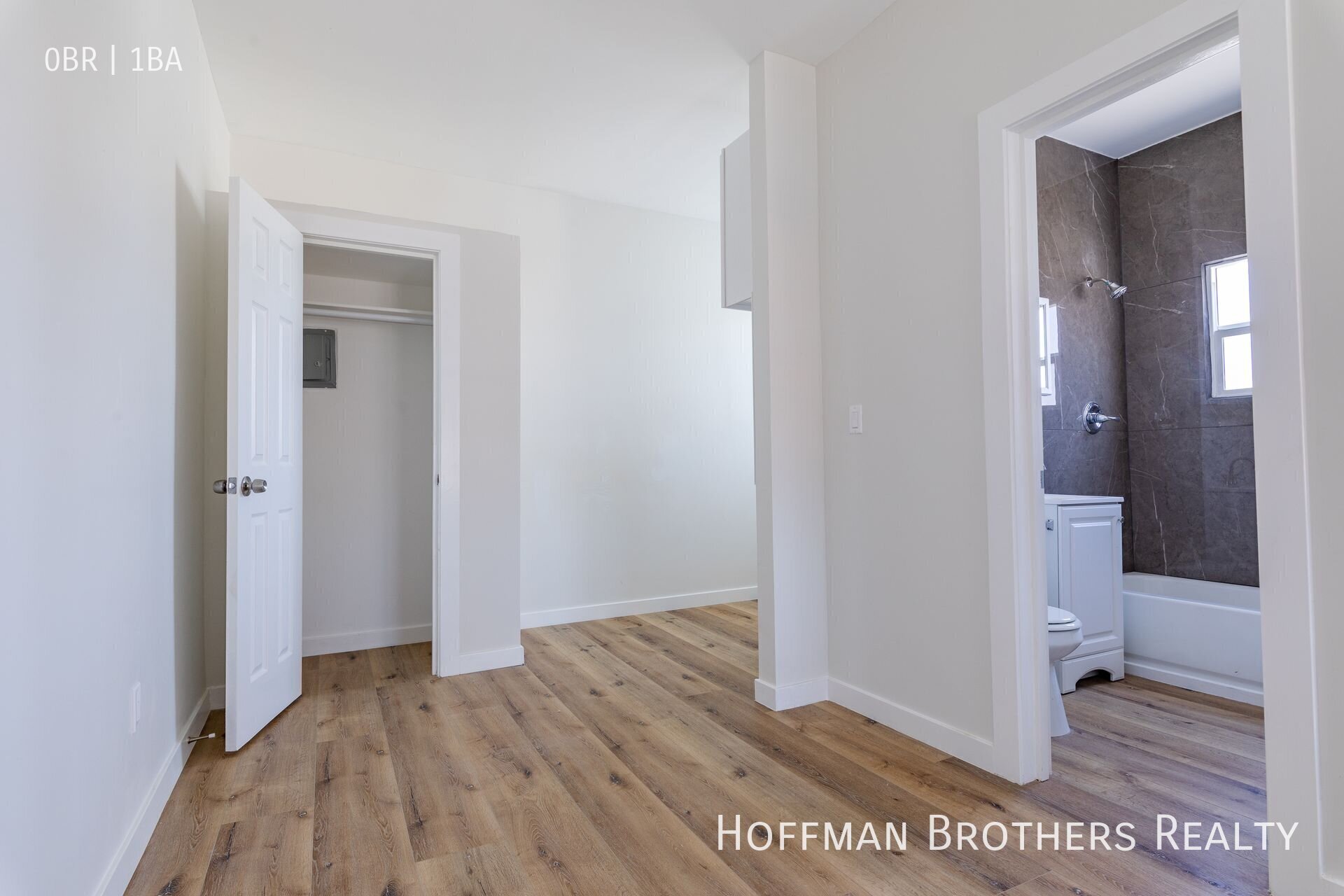 Building Photo - 915 S Kenmore Ave