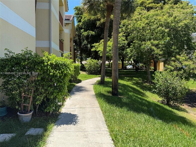 Building Photo - 7680 Westwood Dr