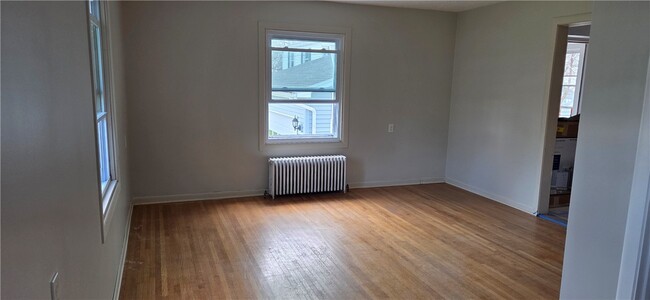 Building Photo - 70 Summit St