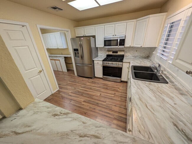 Building Photo - 2737 Tumble Brook Dr