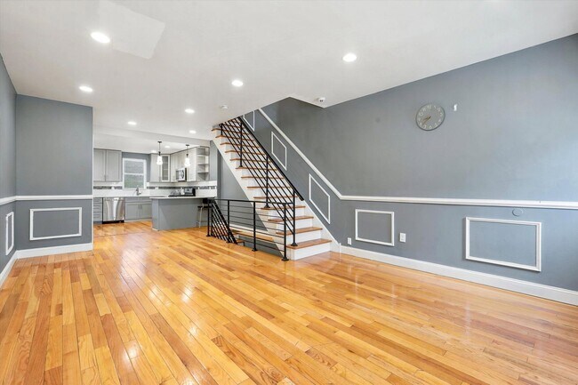 Building Photo - 2504 Manton St