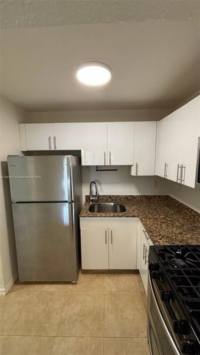 Building Photo - 14500 SW 88th Ave