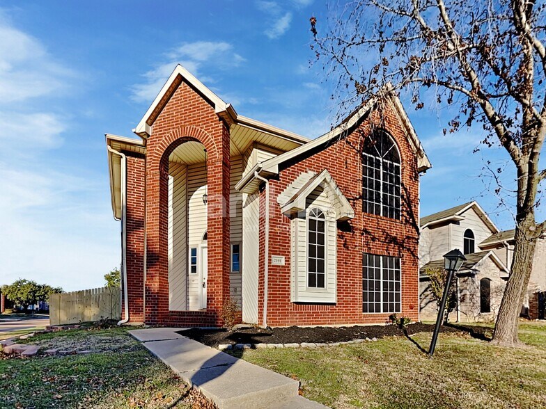 Primary Photo - 2101 Flamingo Dr