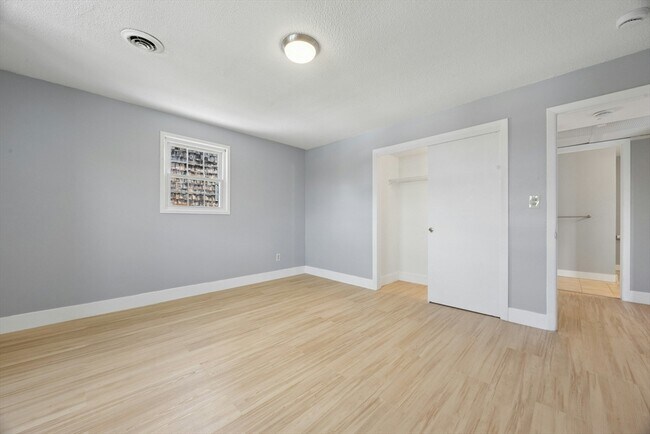 Building Photo - 244 Mt Vernon St