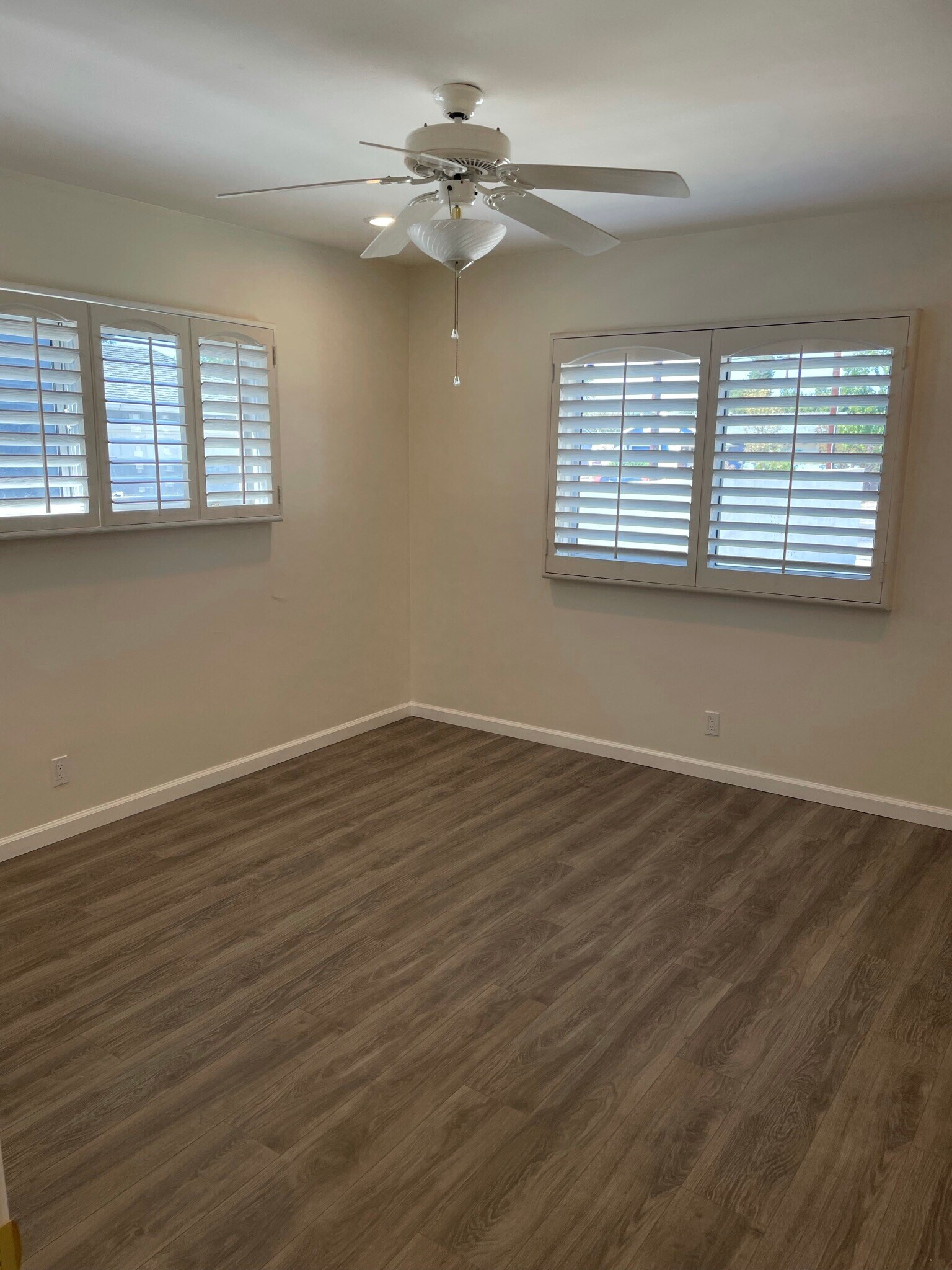 Building Photo - 22602 Victory Blvd