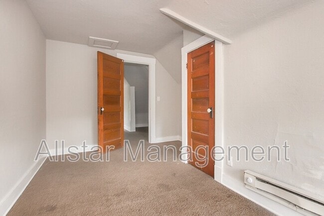 Building Photo - 3195 Whitethorn Rd