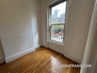 Building Photo - 225 Newbury St