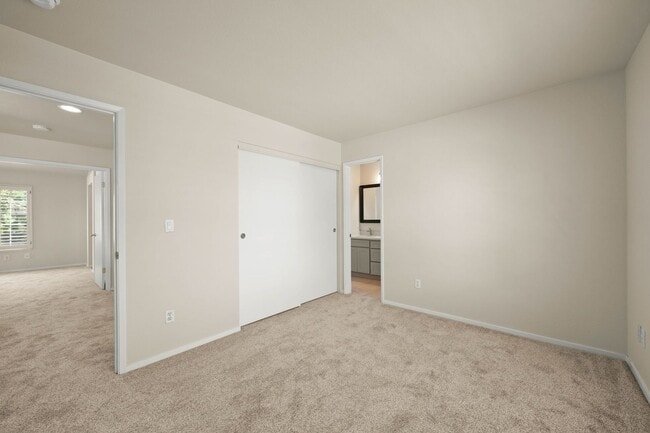 Building Photo - 3916 Promenade Way
