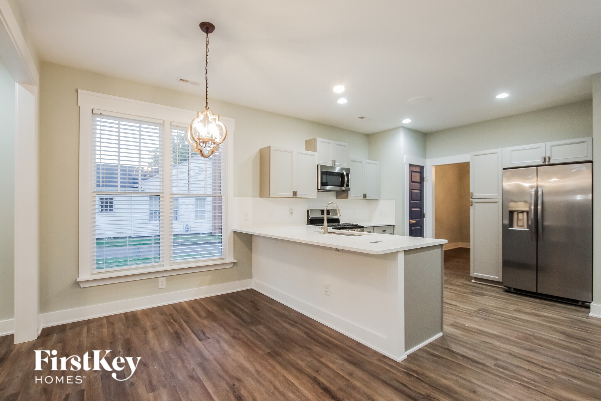 Building Photo - 300 S Crawford St