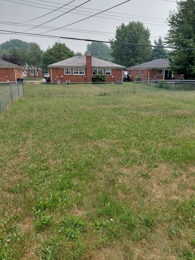 Building Photo - 2505 Stieber Ave