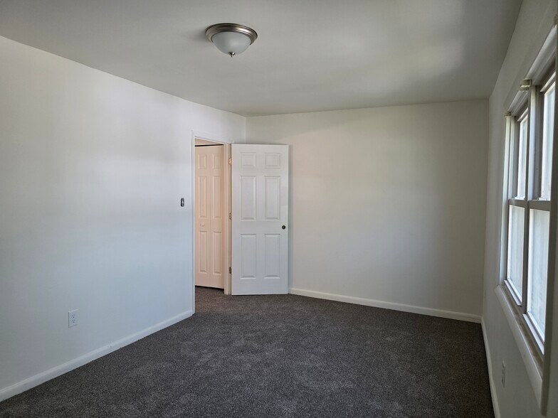 Building Photo - 1718 Judy Way