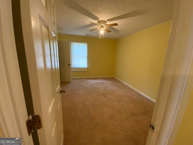 Building Photo - 5697 Grey Fox Cir