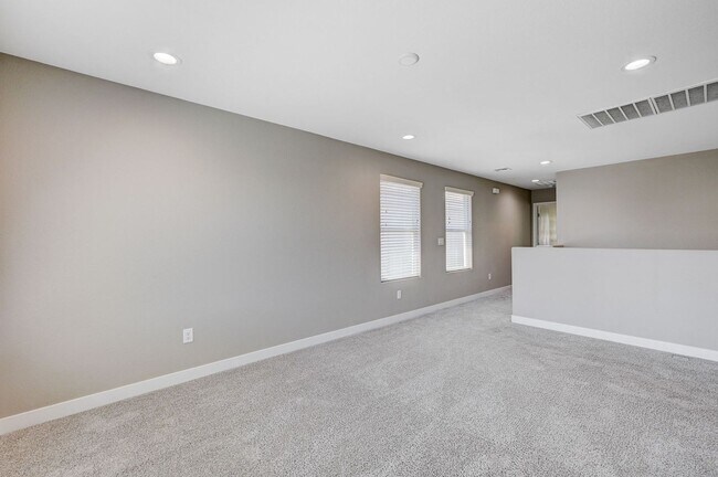 Building Photo - 2022 Single Family Home: 50% off first mon...
