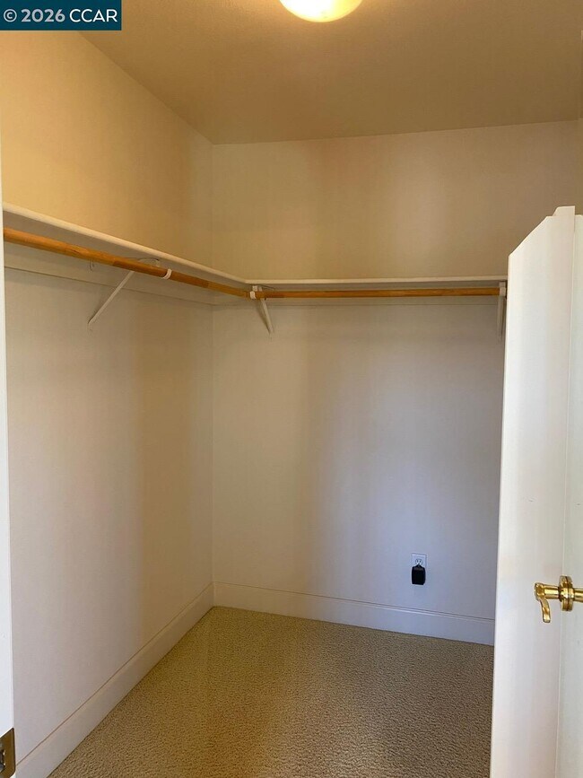 Building Photo - 171 Shadowhill Cir
