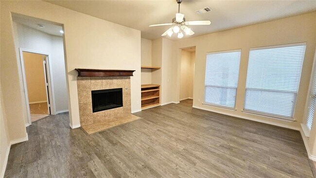 Building Photo - 1824 Woody Ln